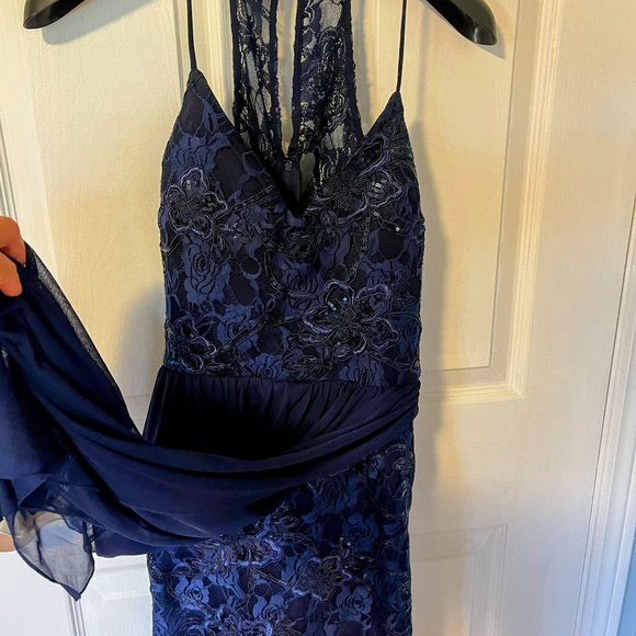 Gorgeous lace mini dress - Picture 8 of 16